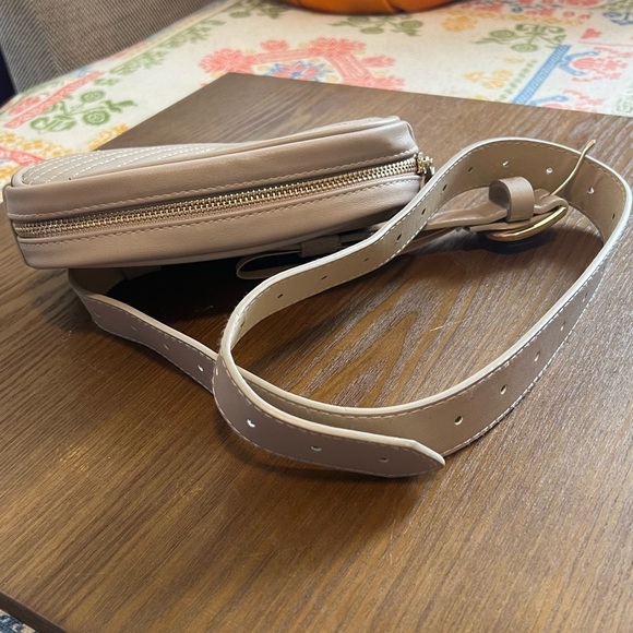 Unbranded Structured Fanny Pack / belt bag - Picture 6 of 8